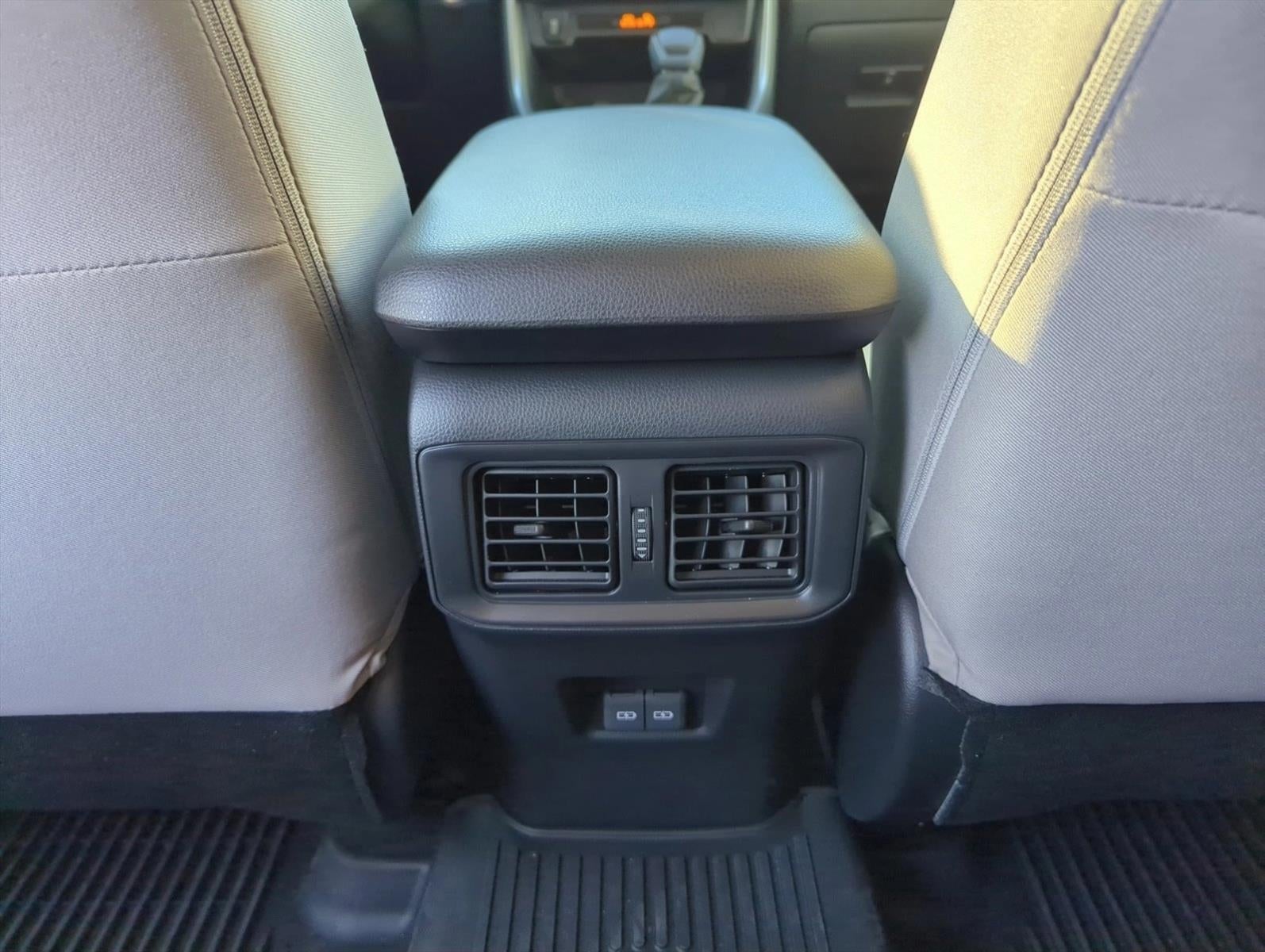 2025 Toyota RAV4 Hybrid XLE AWD (Natl)