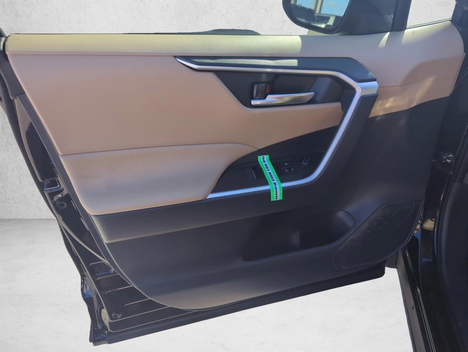 2025 Toyota RAV4 Hybrid XLE AWD (Natl)