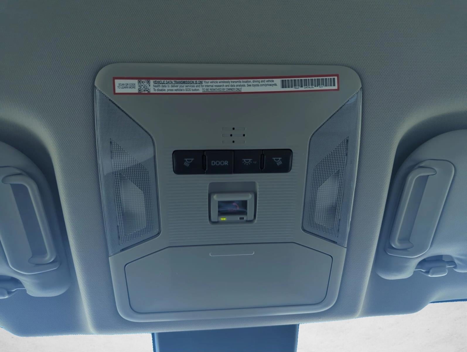 2025 Toyota RAV4 Hybrid XLE AWD (Natl)