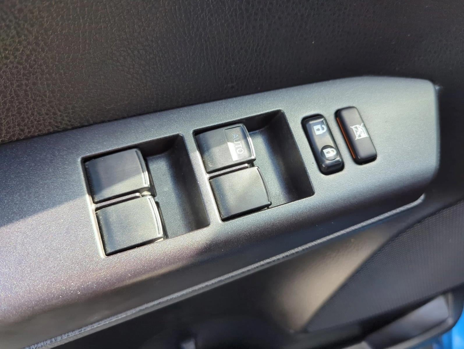 2018 Toyota RAV4 LE FWD (GS)