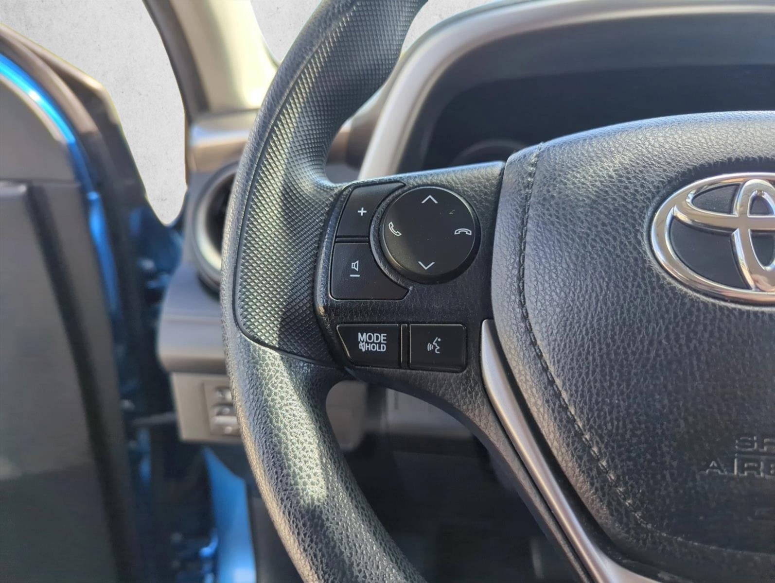 2018 Toyota RAV4 LE FWD (GS)