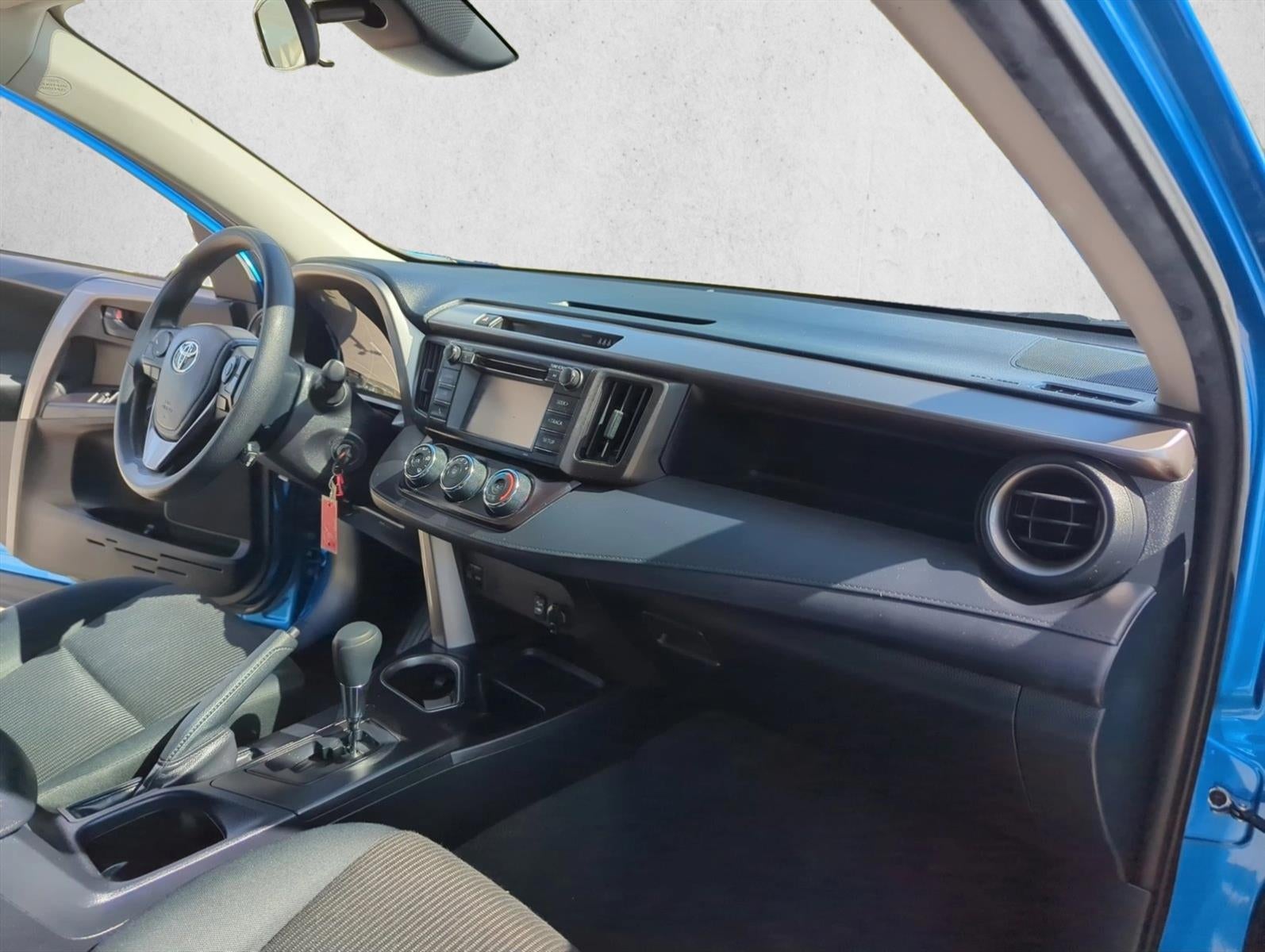 2018 Toyota RAV4 LE FWD (GS)