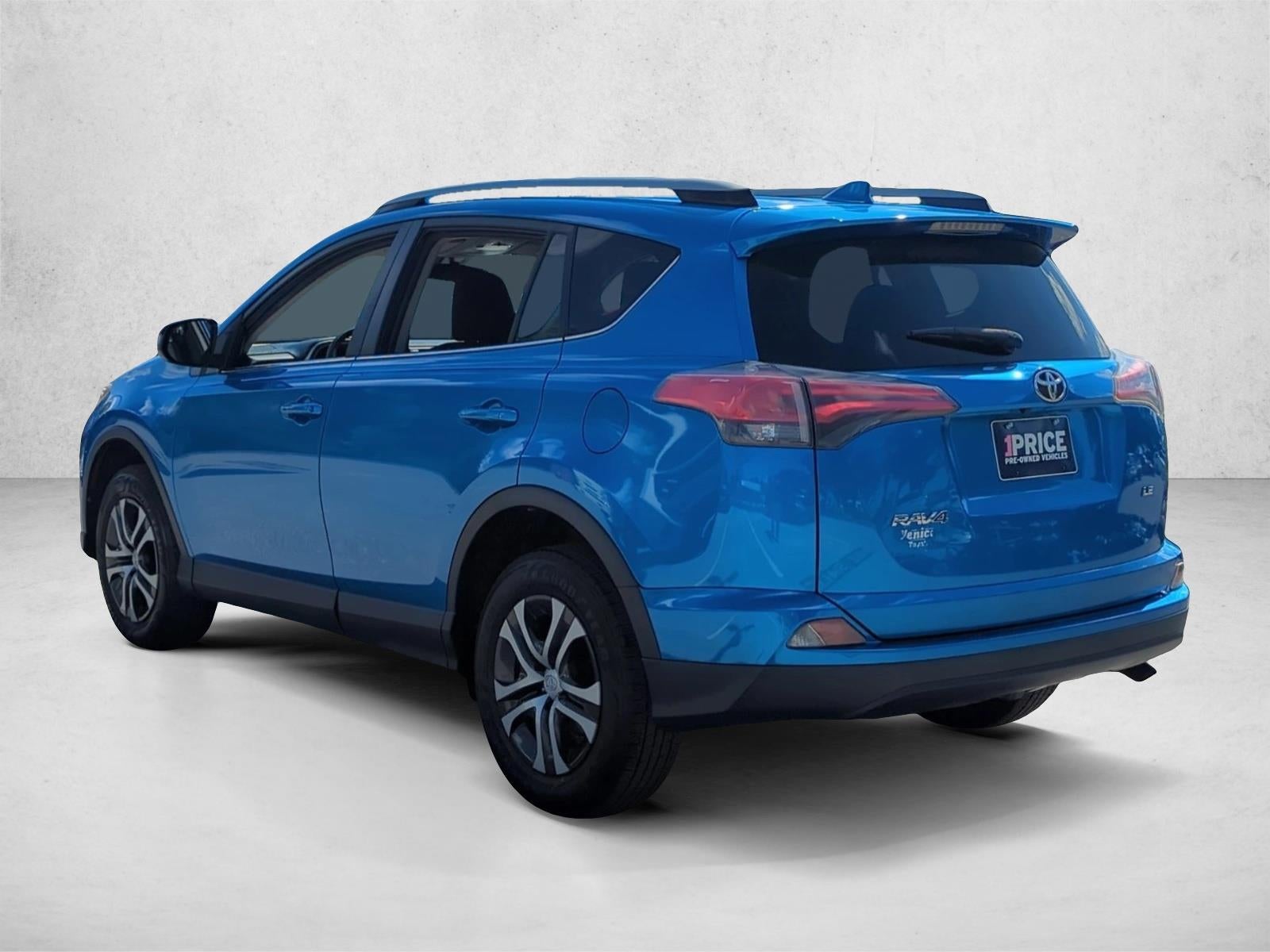 2018 Toyota RAV4 LE FWD (GS)