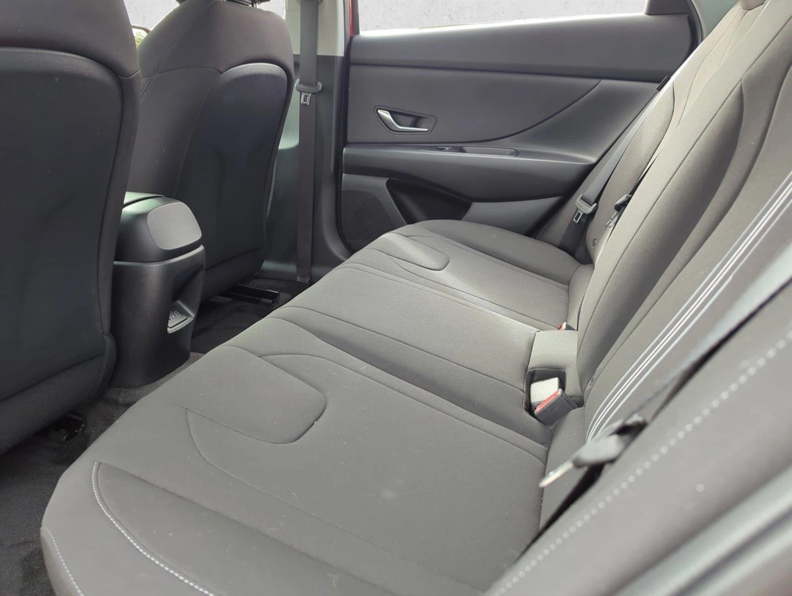 2024 Hyundai ELANTRA SEL IVT