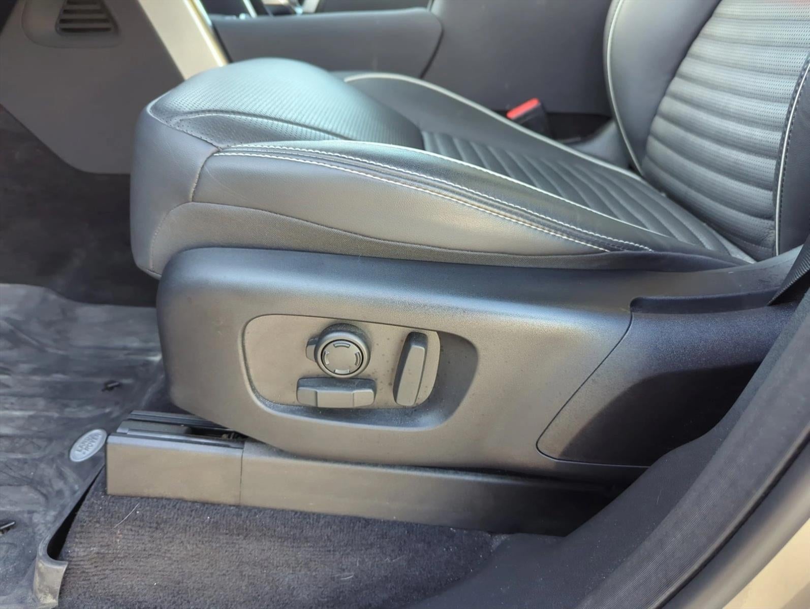 2024 Land Rover Discovery P360 Dynamic SE