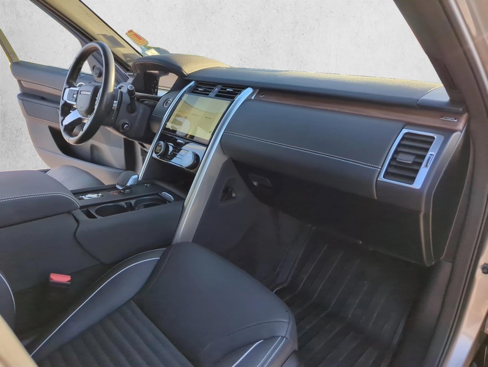 2024 Land Rover Discovery P360 Dynamic SE