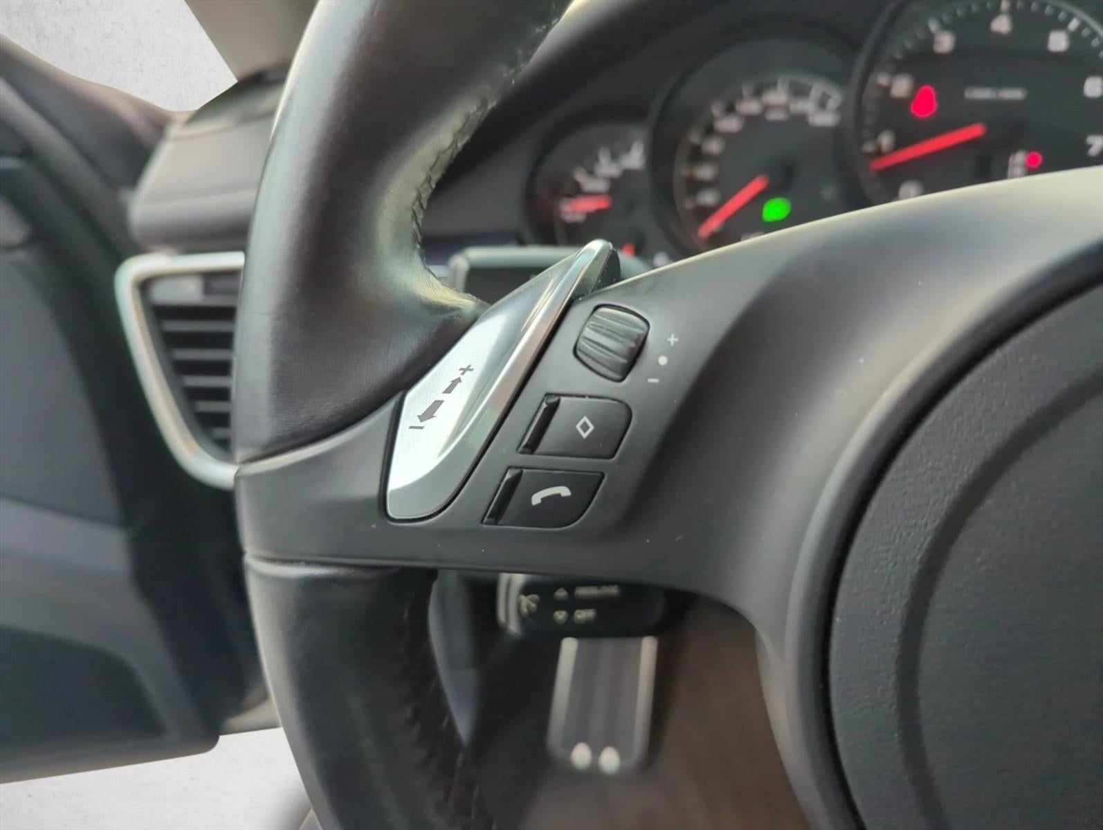 2015 Porsche Panamera 4dr HB