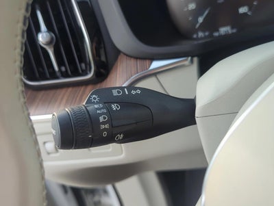 2021 Volvo XC60 T5 FWD Momentum