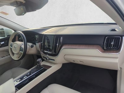 2021 Volvo XC60 T5 FWD Momentum