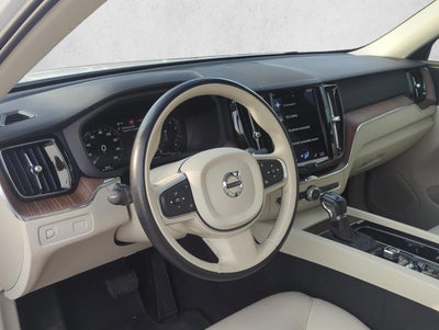 2021 Volvo XC60 T5 FWD Momentum
