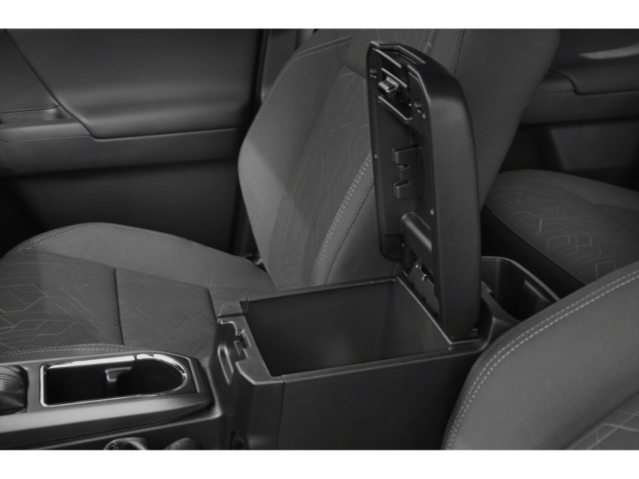 2019 Toyota Tacoma 2WD 2WD TRD Off Road Double Cab 5' Bed V6 AT (Natl)