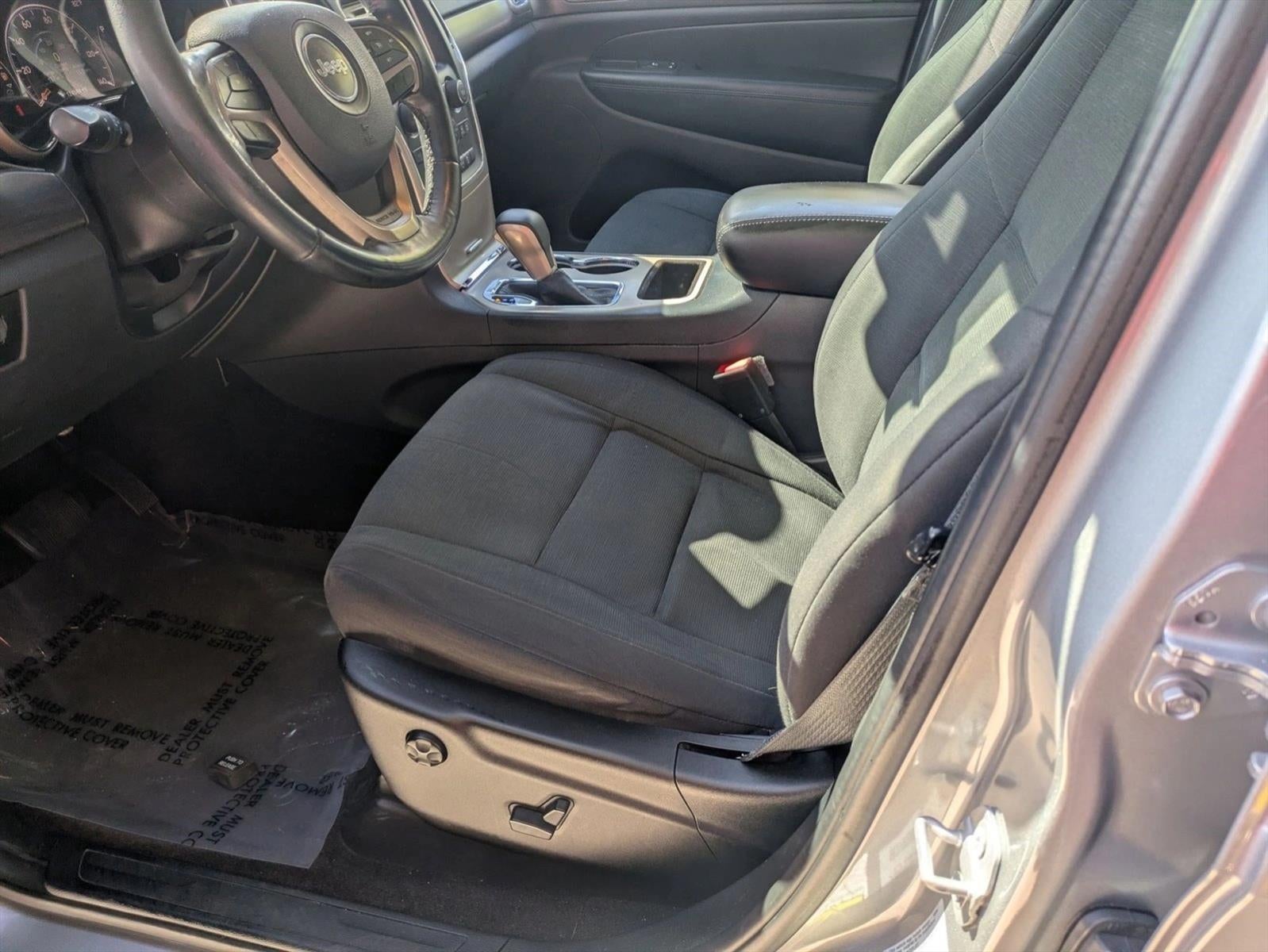 2017 Jeep Grand Cherokee Laredo 4x2