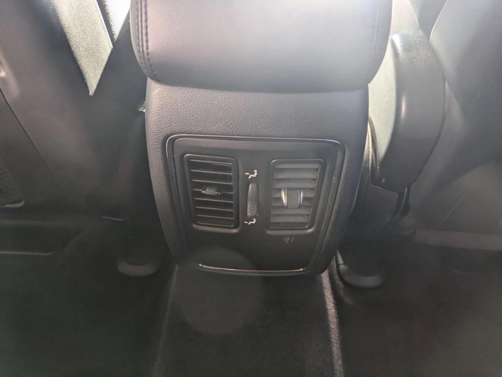 2017 Jeep Grand Cherokee Laredo 4x2