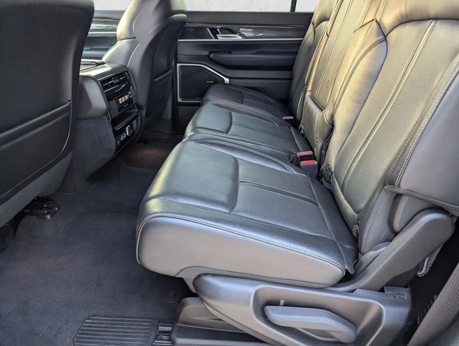 2022 Jeep Wagoneer Series II 4x2