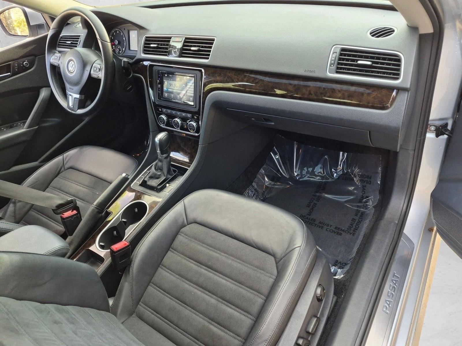 2015 Volkswagen Passat 4dr Sdn 1.8T Auto SEL Premium