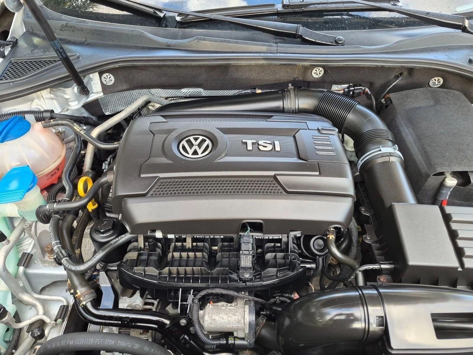 2015 Volkswagen Passat 4dr Sdn 1.8T Auto SEL Premium