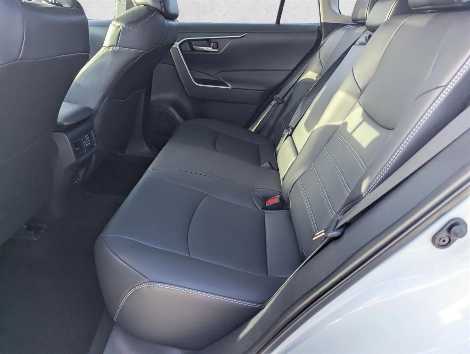 2025 Toyota RAV4 XLE Premium AWD (Natl)