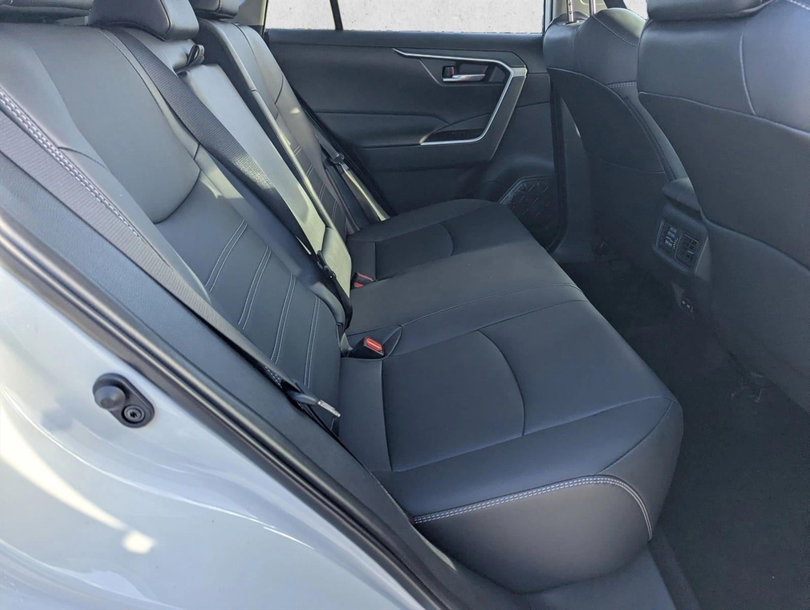 2025 Toyota RAV4 XLE Premium AWD (Natl)