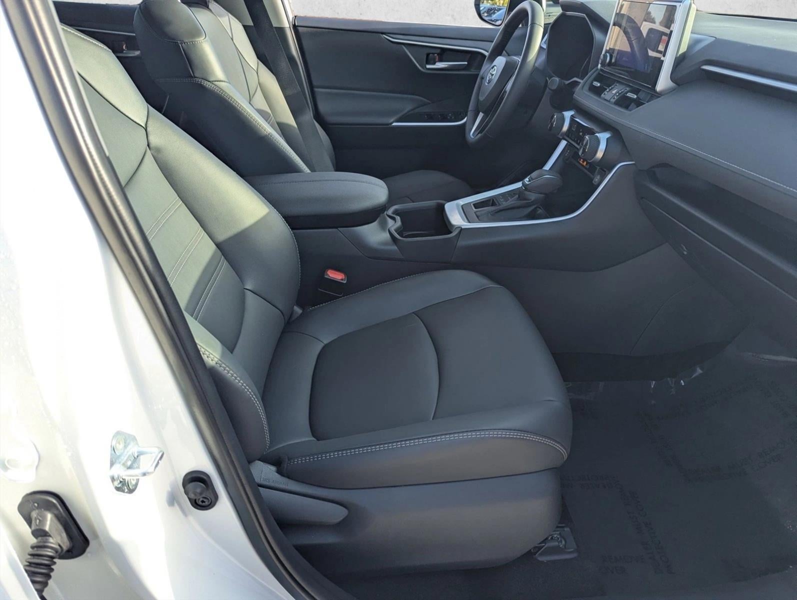 2025 Toyota RAV4 XLE Premium AWD (Natl)