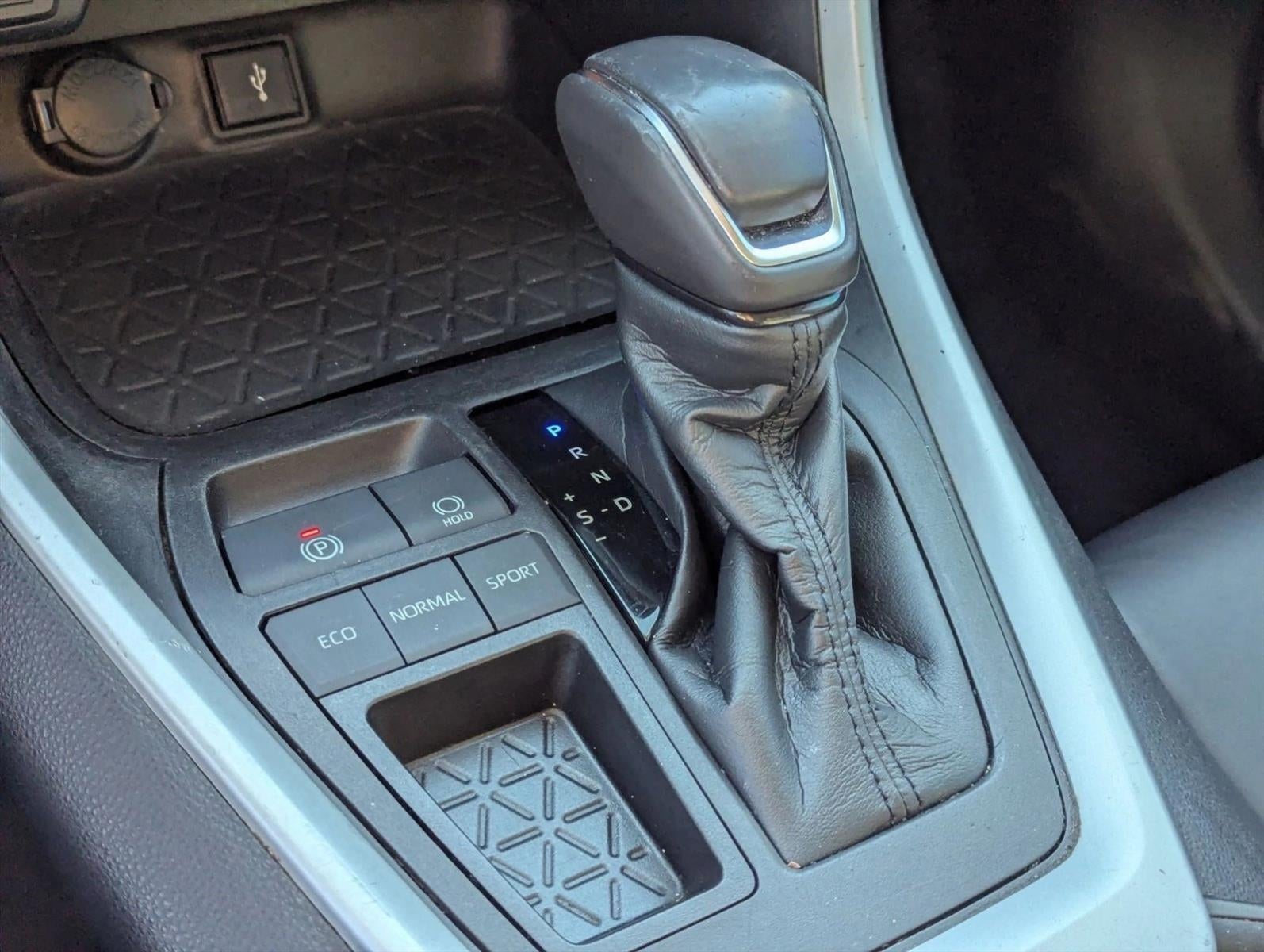 2021 Toyota RAV4 XLE Premium FWD (Natl)