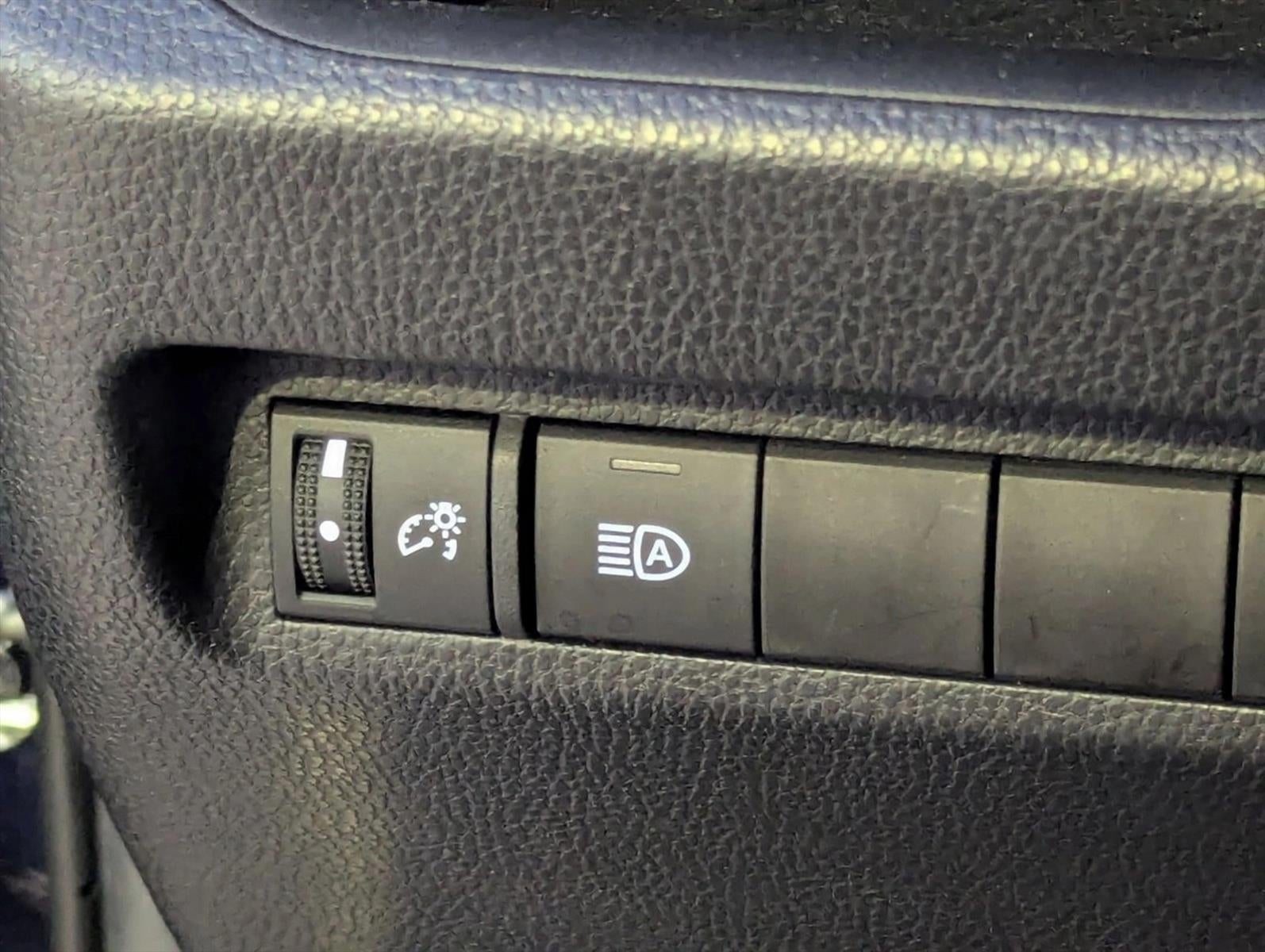 2023 Toyota RAV4 XLE Premium FWD (Natl)