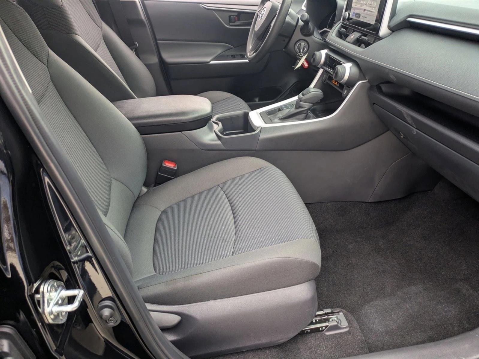 2025 Toyota RAV4 LE AWD (Natl)