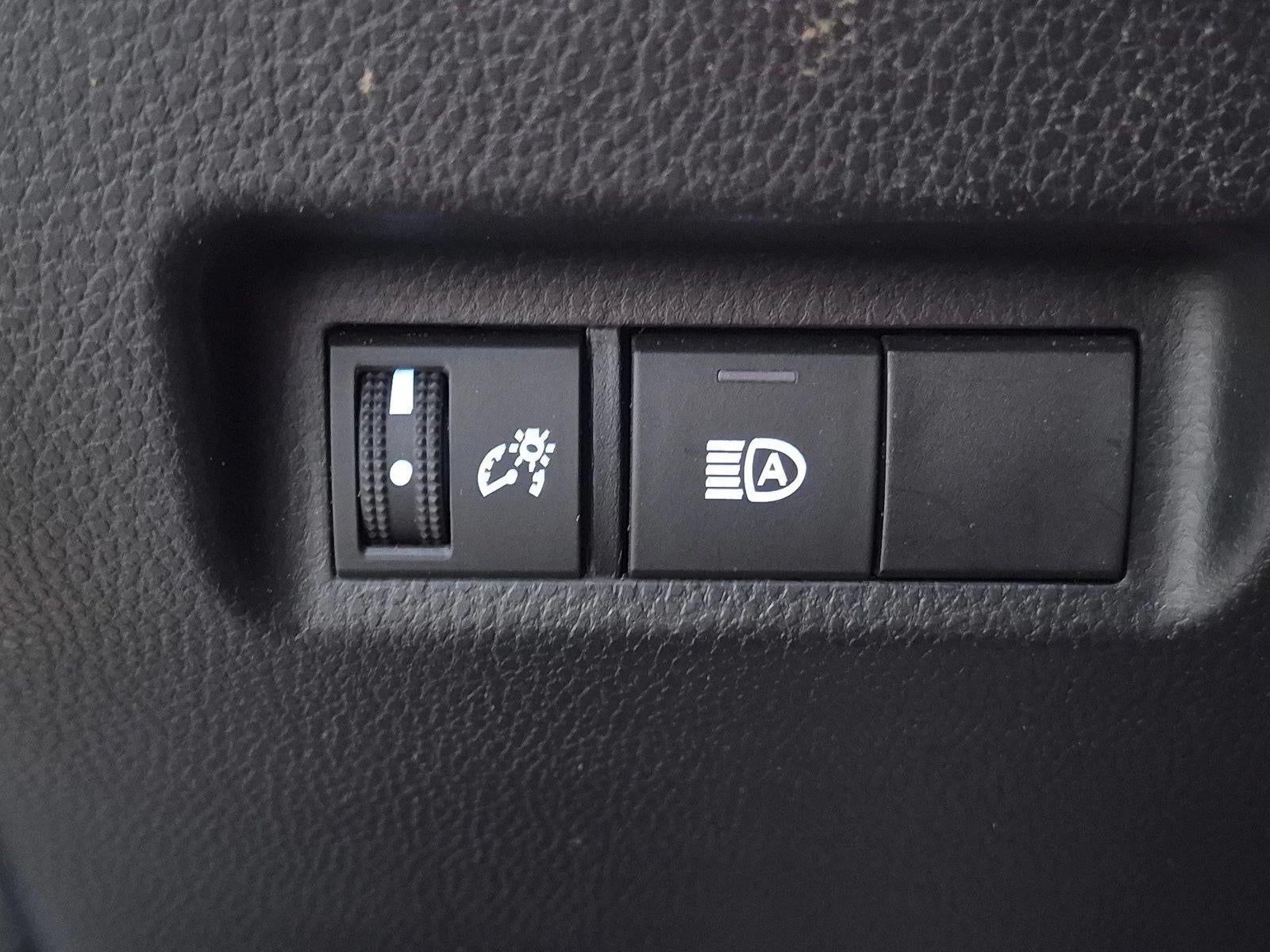 2021 Toyota RAV4 LE FWD (GS)