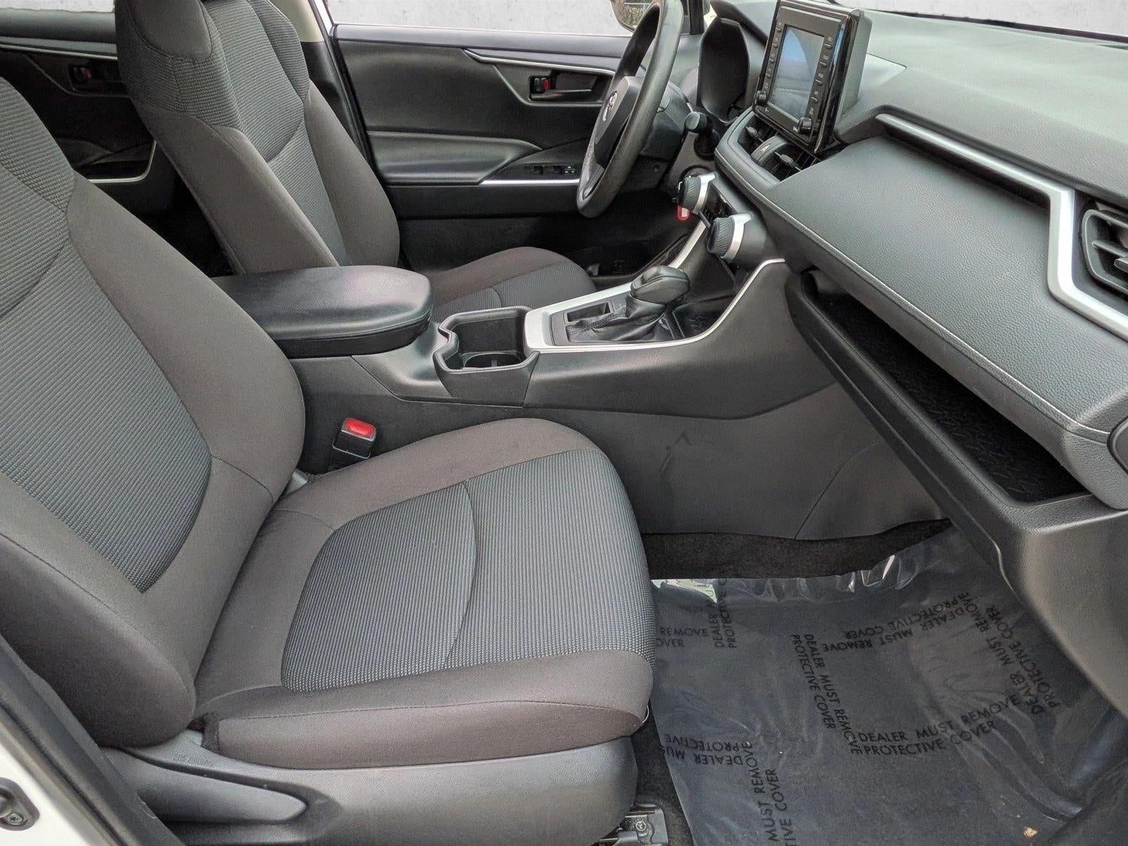 2022 Toyota RAV4 LE FWD (GS)