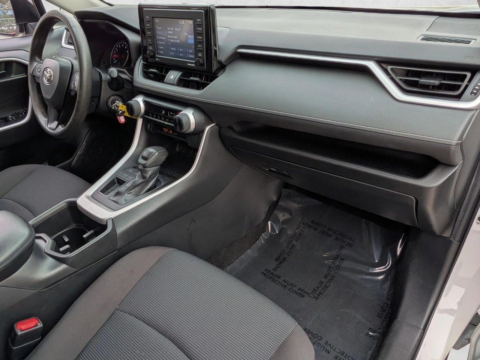 2022 Toyota RAV4 LE FWD (GS)