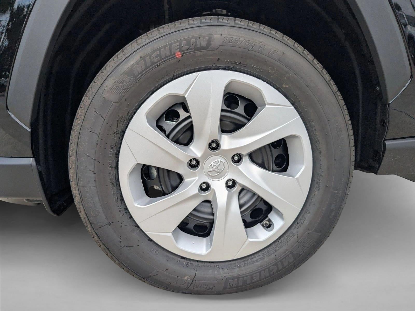 2025 Toyota RAV4 LE FWD (GS)