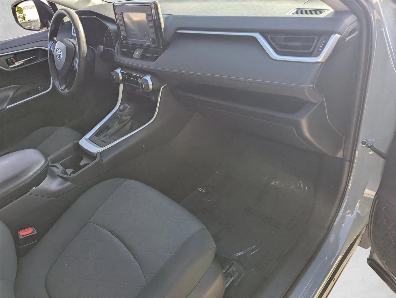 2020 Toyota RAV4 XLE FWD (GS)