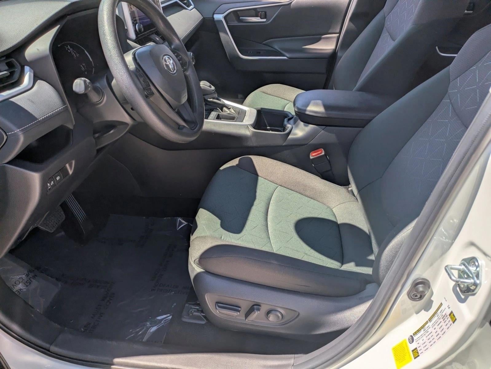 2024 Toyota RAV4 XLE FWD (Natl)