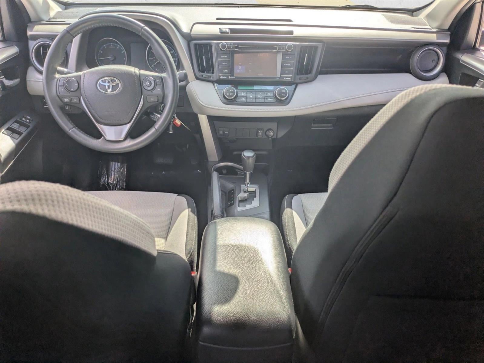 2017 Toyota RAV4 XLE FWD (GS)