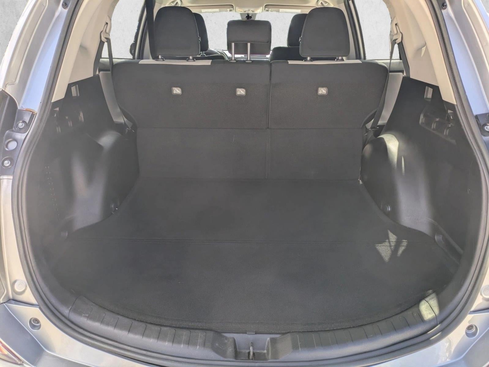 2017 Toyota RAV4 XLE FWD (GS)