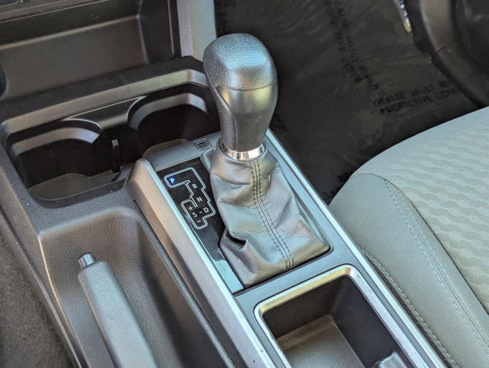 2022 Toyota Tacoma 2WD 2WD SR5 Double Cab 5' Bed V6 AT (GS)