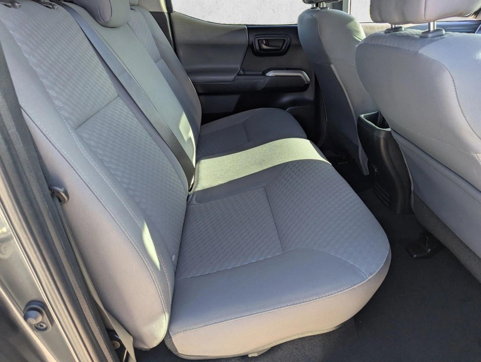 2022 Toyota Tacoma 2WD 2WD SR5 Double Cab 5' Bed V6 AT (GS)