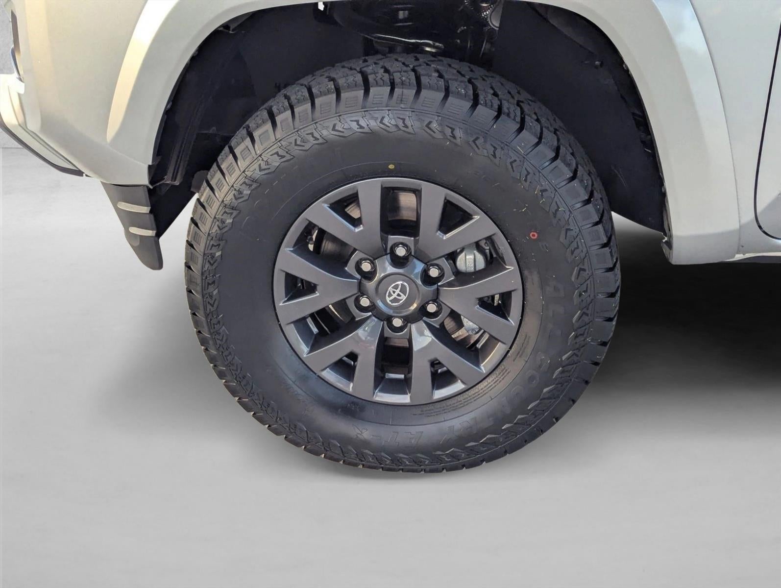 2023 Toyota Tacoma 4WD 4WD SR5 Double Cab 5' Bed V6 AT (GS)