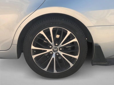 2019 Toyota Camry SE Auto (SE)