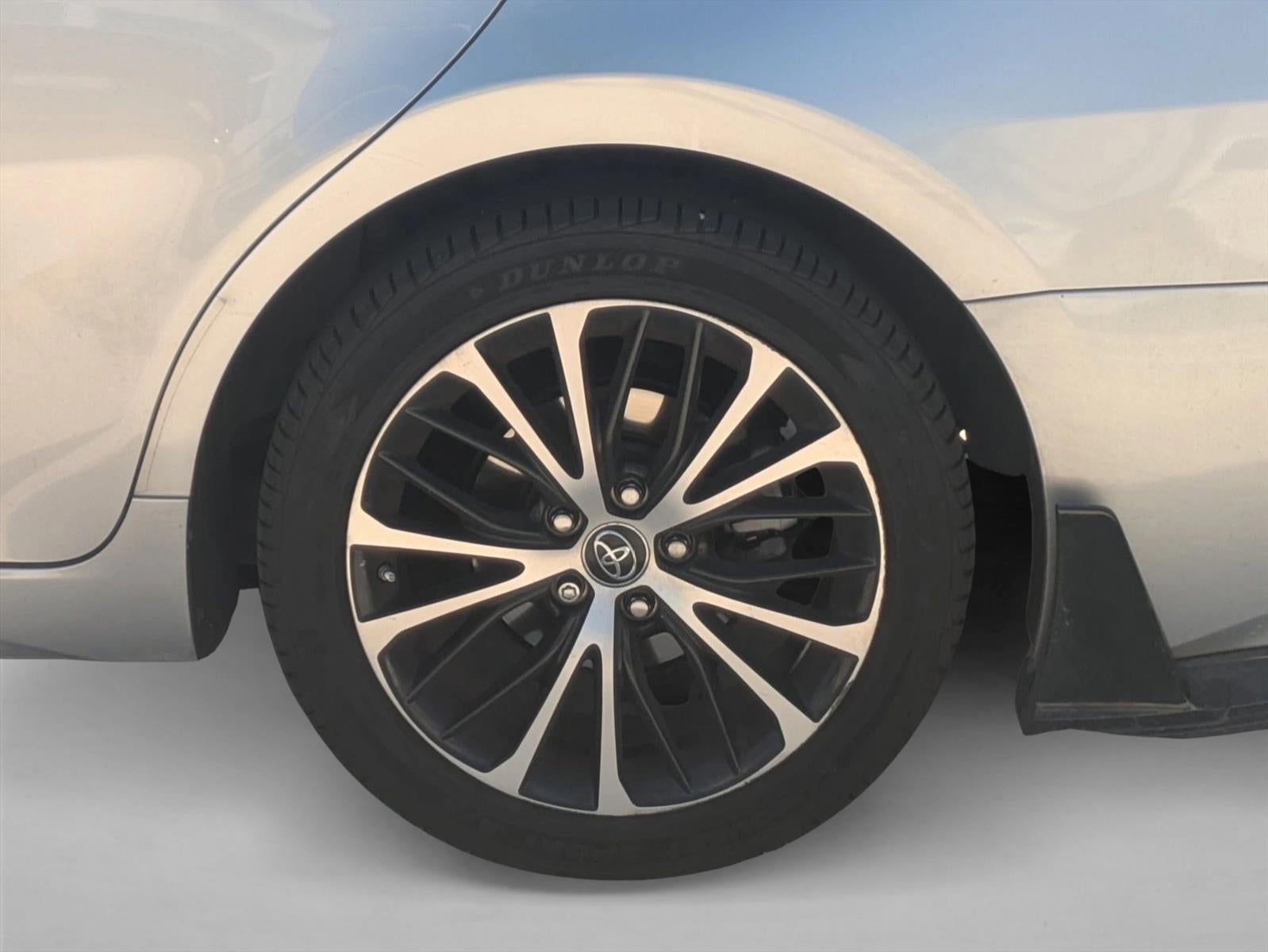 2019 Toyota Camry SE Auto (SE)