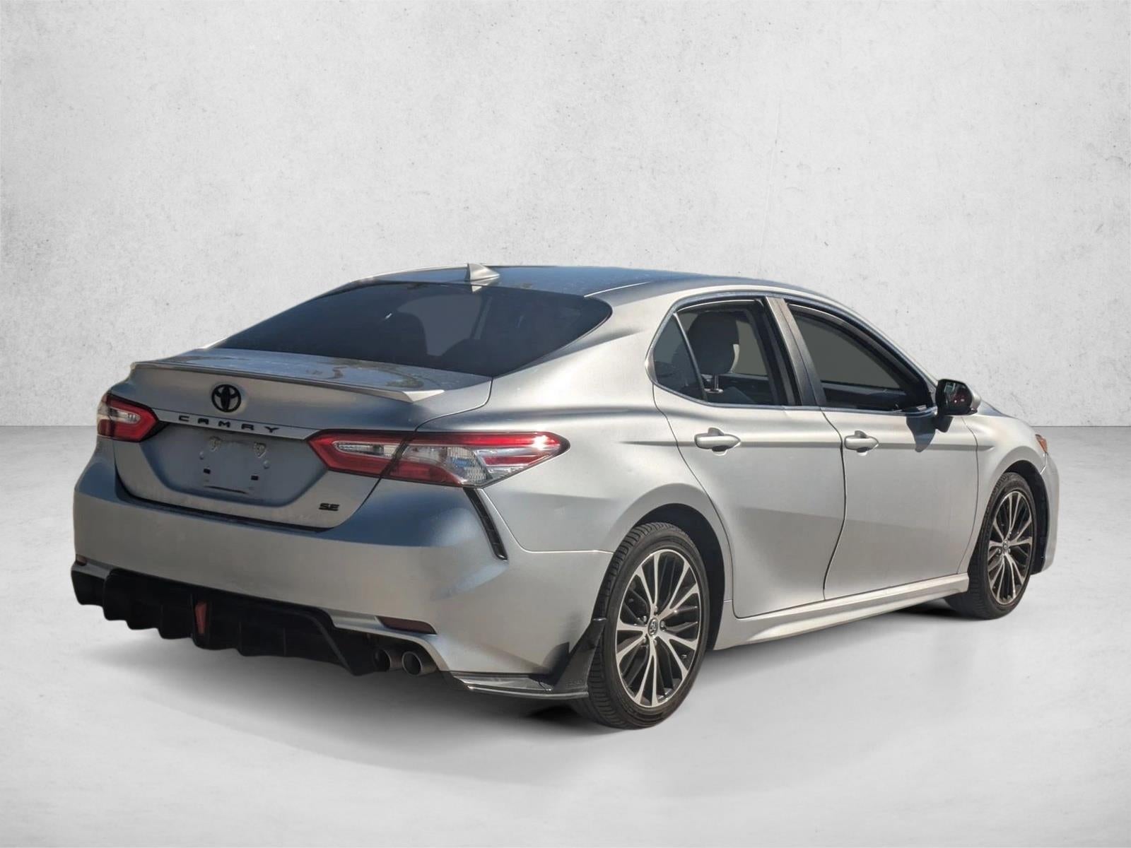 2019 Toyota Camry SE Auto (SE)