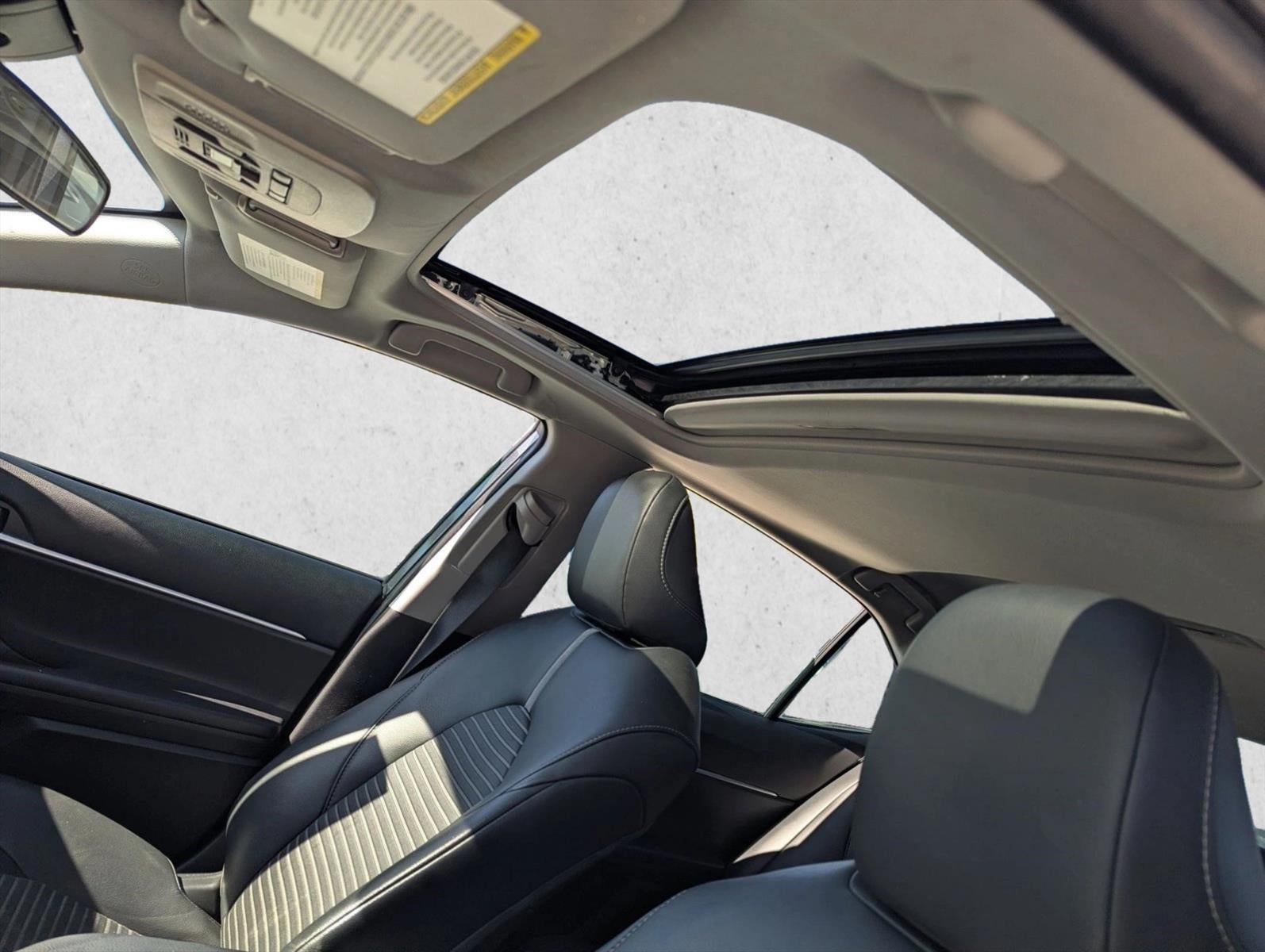 2019 Toyota Camry SE Auto (SE)