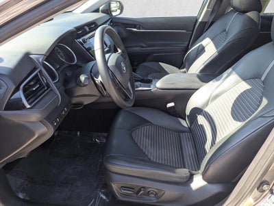 2019 Toyota Camry SE Auto (SE)