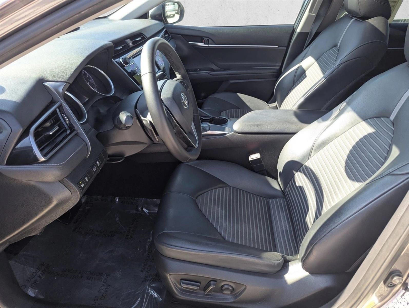 2019 Toyota Camry SE Auto (SE)