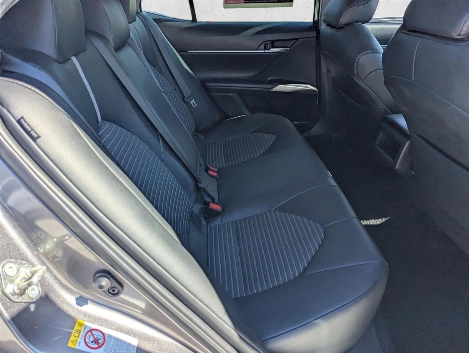 2019 Toyota Camry SE Auto (SE)