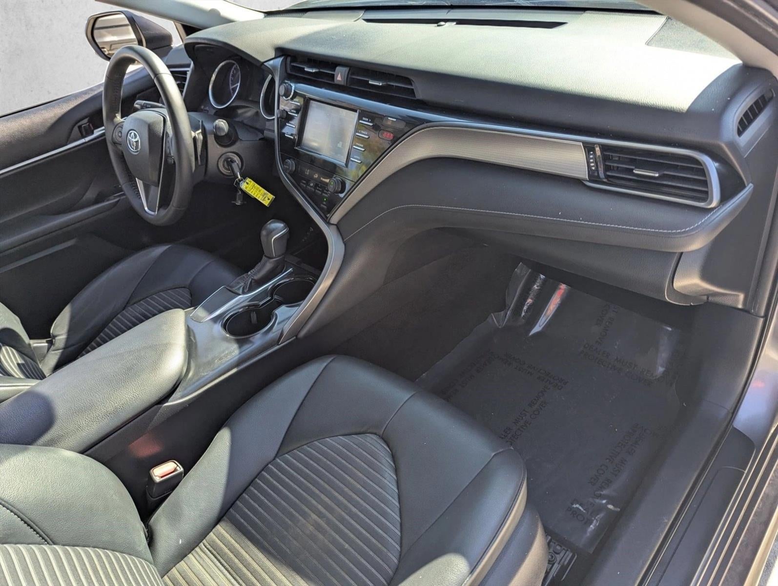2019 Toyota Camry SE Auto (SE)