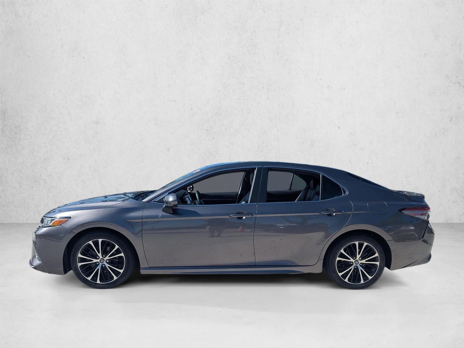 2019 Toyota Camry SE Auto (SE)