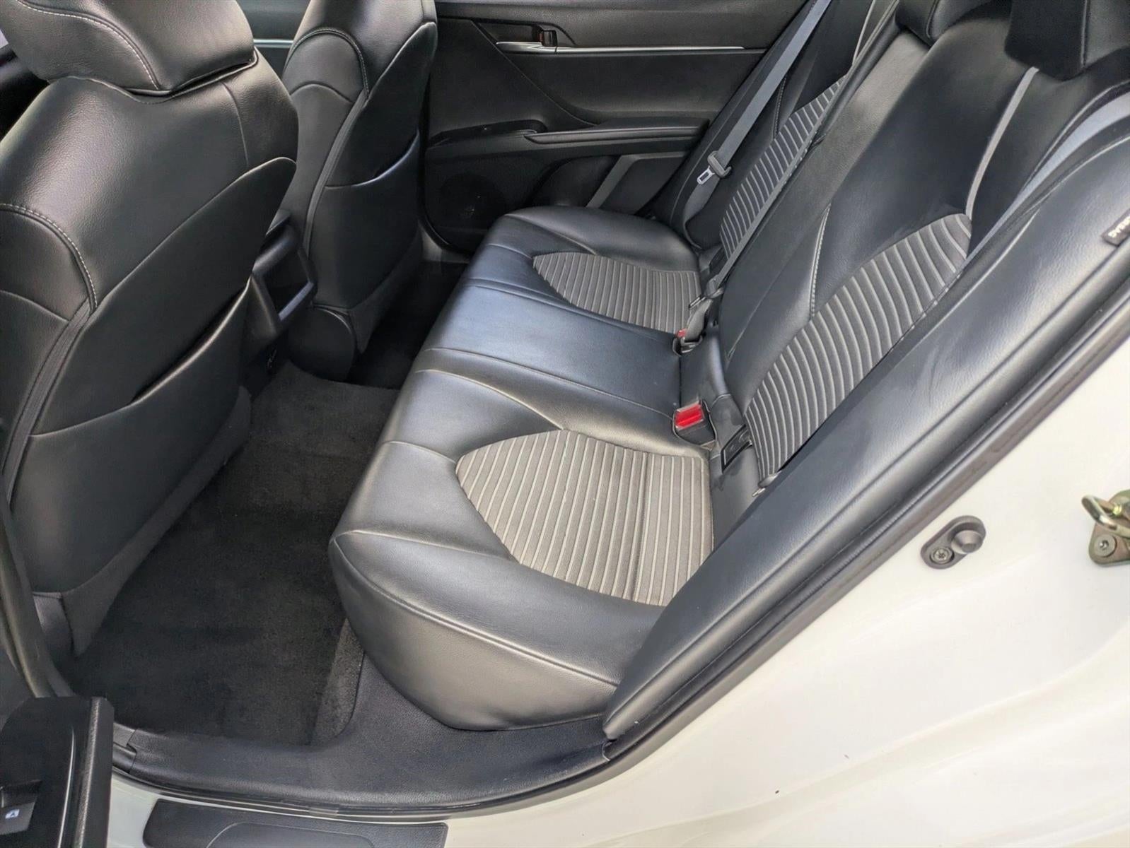 2019 Toyota Camry SE Auto (SE)