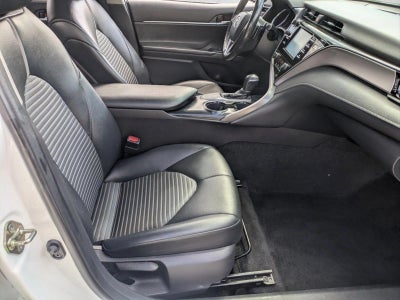 2019 Toyota Camry SE Auto (SE)