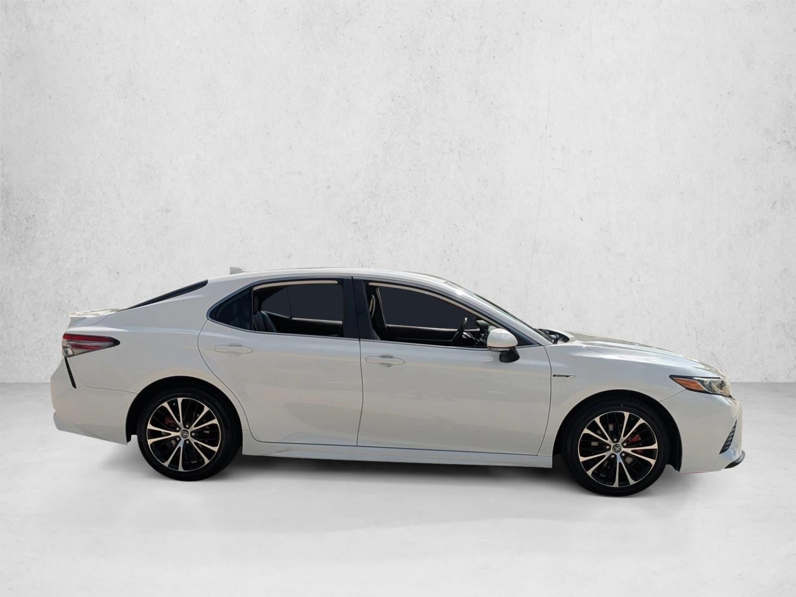 2019 Toyota Camry SE Auto (SE)