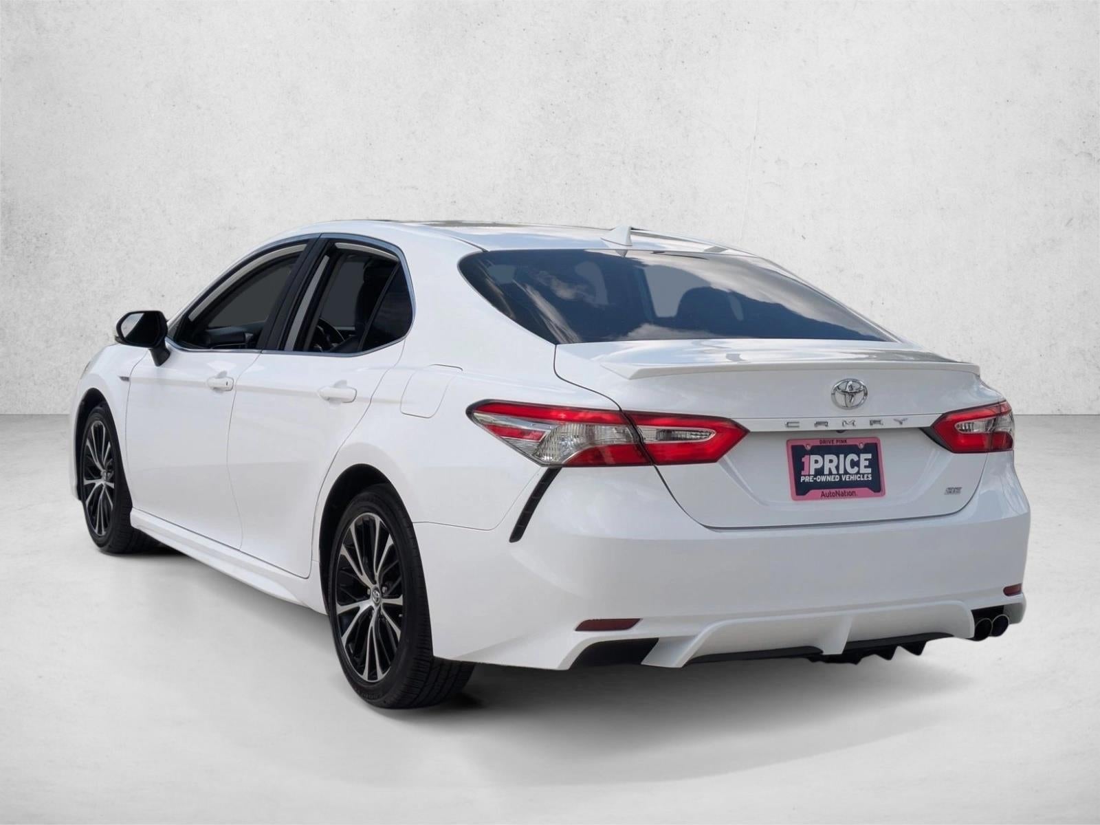 2019 Toyota Camry SE Auto (SE)